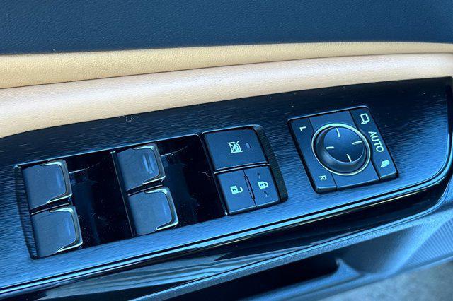 used 2025 Lexus ES 300h car, priced at $44,998