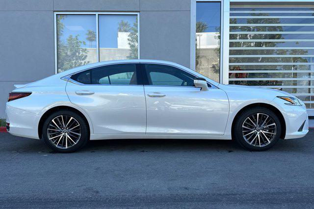 used 2025 Lexus ES 300h car, priced at $44,998