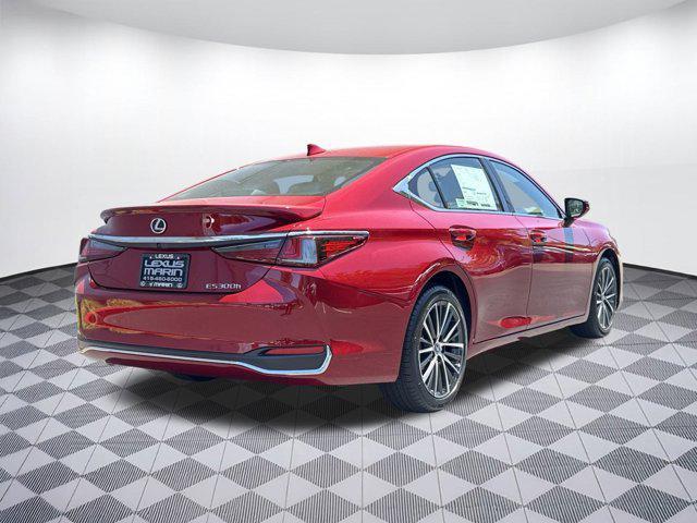 new 2025 Lexus ES 300h car, priced at $47,114