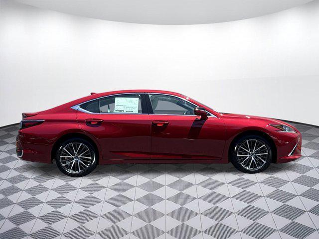 new 2025 Lexus ES 300h car, priced at $47,114