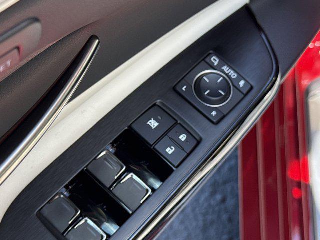 new 2025 Lexus ES 300h car, priced at $47,114
