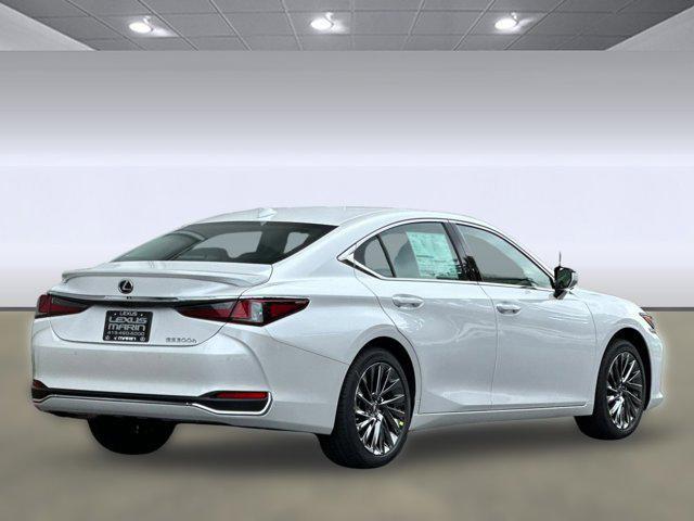 new 2025 Lexus ES 300h car, priced at $54,700