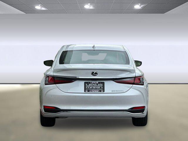 new 2025 Lexus ES 300h car, priced at $54,700