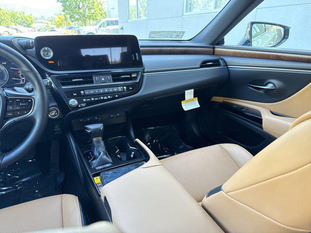 new 2025 Lexus ES 300h car, priced at $47,609
