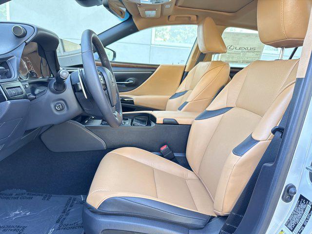 new 2025 Lexus ES 300h car, priced at $47,609