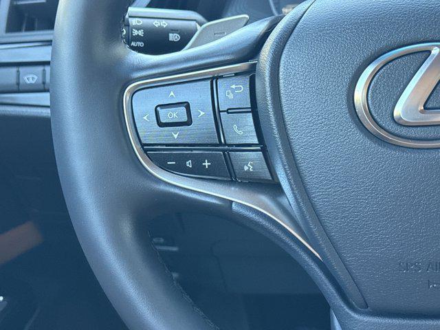 new 2025 Lexus ES 300h car, priced at $47,609