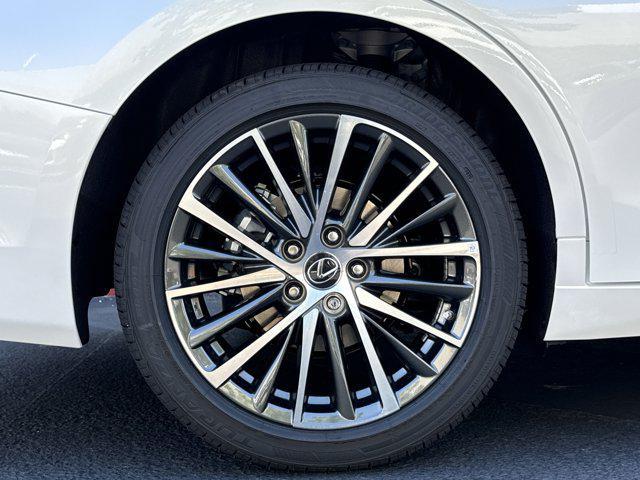 new 2025 Lexus ES 300h car, priced at $47,609