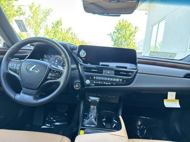 new 2025 Lexus ES 300h car, priced at $47,609