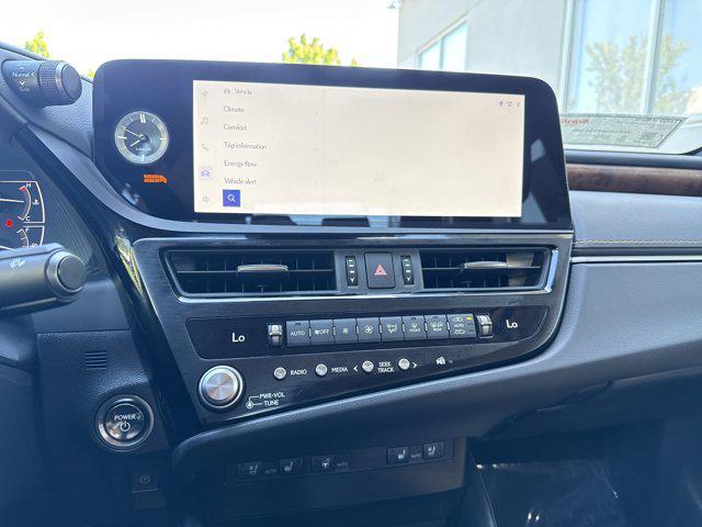 new 2025 Lexus ES 300h car, priced at $47,609