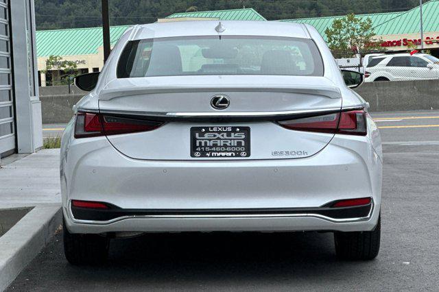 new 2025 Lexus ES 300h car, priced at $49,870