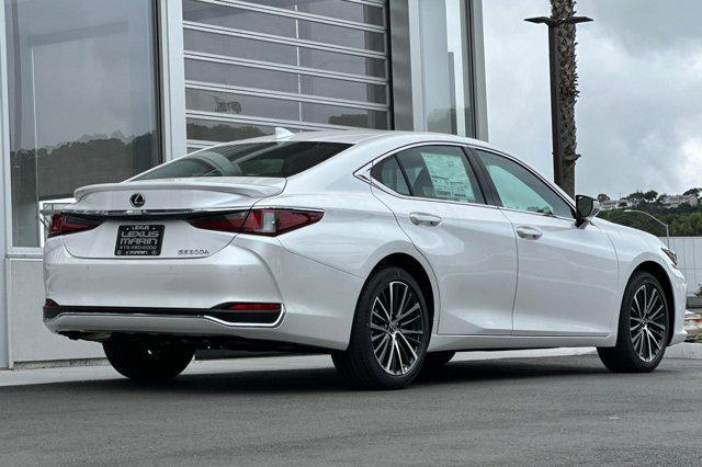 new 2025 Lexus ES 300h car, priced at $52,248