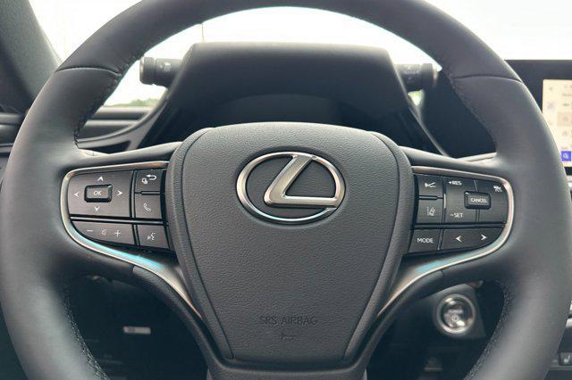 new 2025 Lexus ES 300h car, priced at $50,618