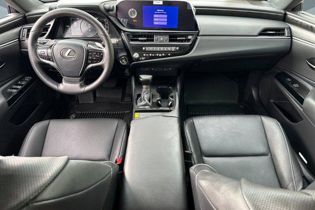 new 2025 Lexus ES 300h car, priced at $47,315