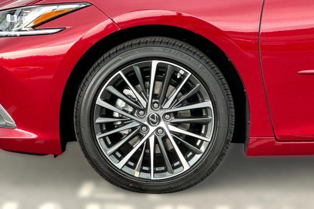 new 2025 Lexus ES 300h car, priced at $47,315