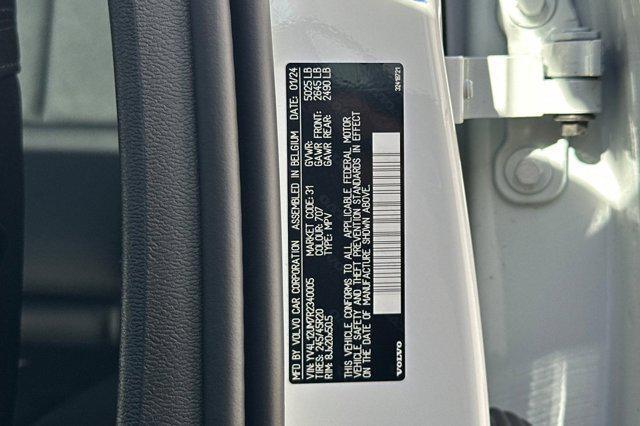 used 2024 Volvo XC40 car, priced at $34,498