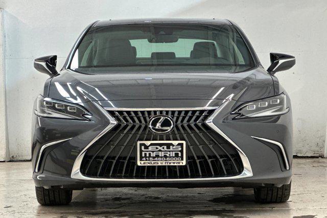 new 2025 Lexus ES 300h car, priced at $51,051