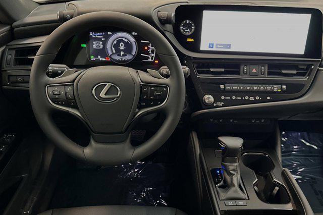 new 2025 Lexus ES 300h car, priced at $51,051