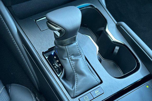 new 2025 Lexus ES 300h car, priced at $53,405
