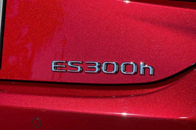 new 2025 Lexus ES 300h car, priced at $48,475