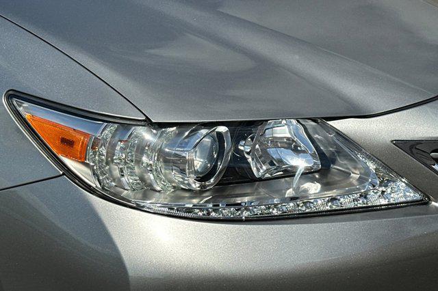 used 2014 Toyota Highlander car, priced at $12,999