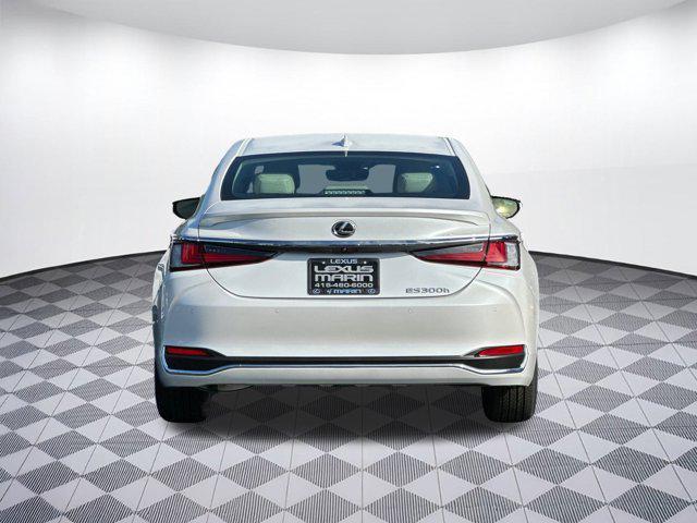 new 2025 Lexus ES 300h car, priced at $53,405