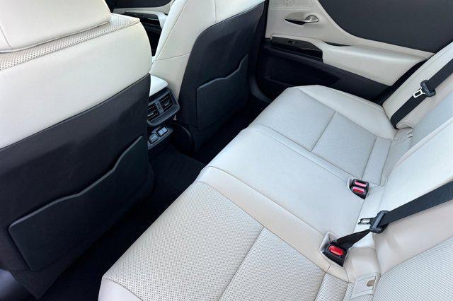 new 2025 Lexus ES 300h car, priced at $48,065