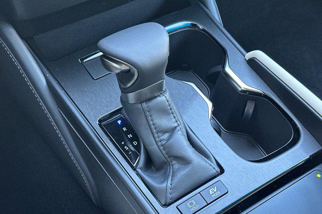 new 2025 Lexus ES 300h car, priced at $48,065