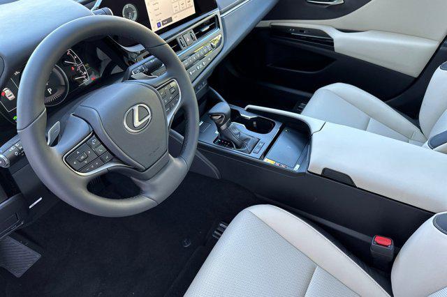 new 2025 Lexus ES 300h car, priced at $48,065