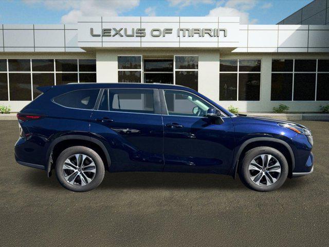 used 2024 Toyota Highlander car, priced at $38,996