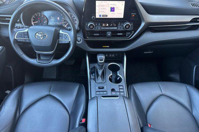used 2024 Toyota Highlander car, priced at $38,996