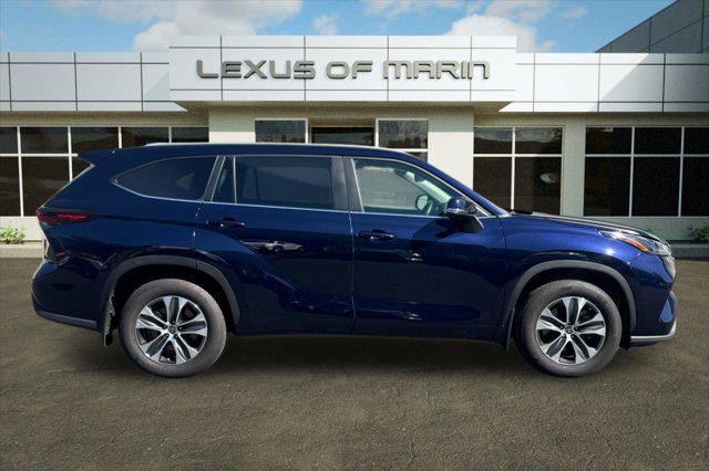 used 2024 Toyota Highlander car, priced at $35,996