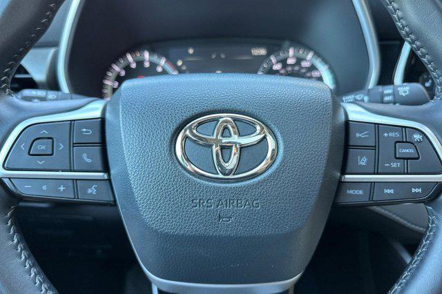 used 2024 Toyota Highlander car, priced at $38,996