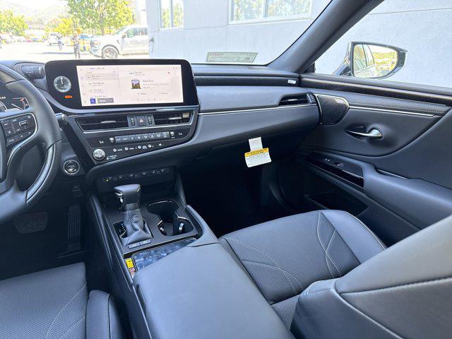 new 2025 Lexus ES 300h car, priced at $53,739