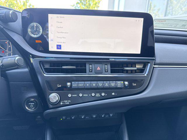 new 2025 Lexus ES 300h car, priced at $53,739
