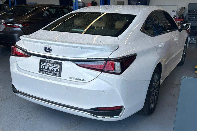 used 2021 Lexus ES 300h car, priced at $28,999