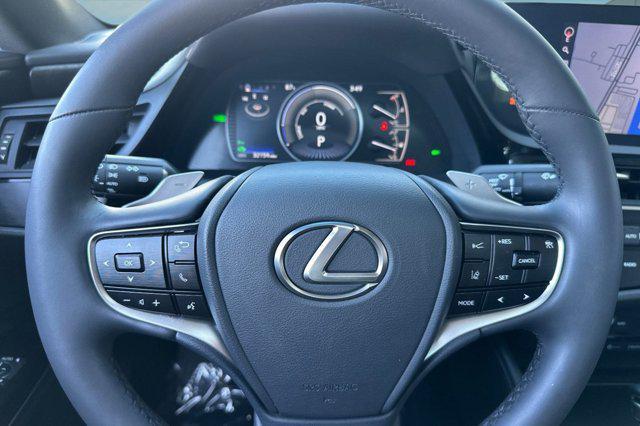 used 2022 Lexus ES 300h car, priced at $35,996