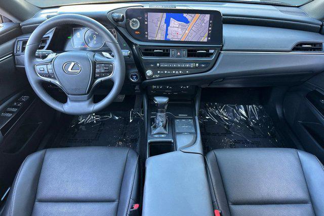 used 2022 Lexus ES 300h car, priced at $35,996