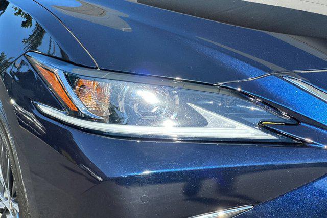 used 2022 Lexus ES 300h car, priced at $35,996