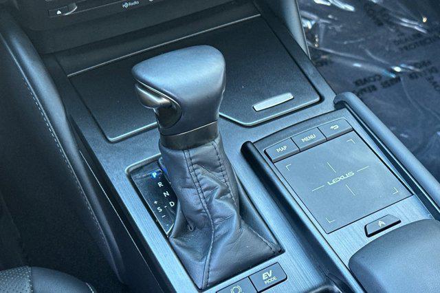 used 2022 Lexus ES 300h car, priced at $35,996
