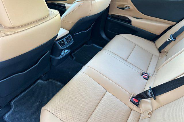 new 2025 Lexus ES 300h car, priced at $49,314