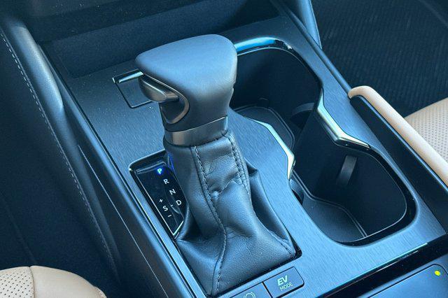 new 2025 Lexus ES 300h car, priced at $49,314
