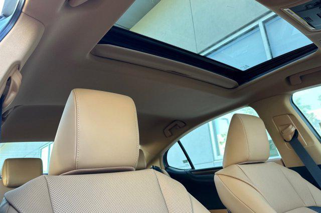 new 2025 Lexus ES 300h car, priced at $49,314