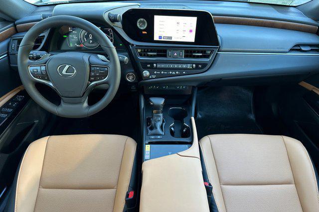 new 2025 Lexus ES 300h car, priced at $49,314