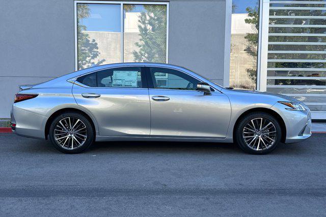new 2025 Lexus ES 300h car, priced at $49,314