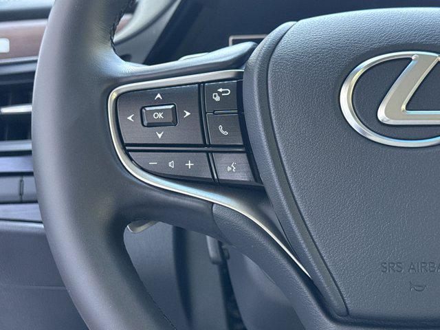 new 2025 Lexus ES 300h car, priced at $47,614