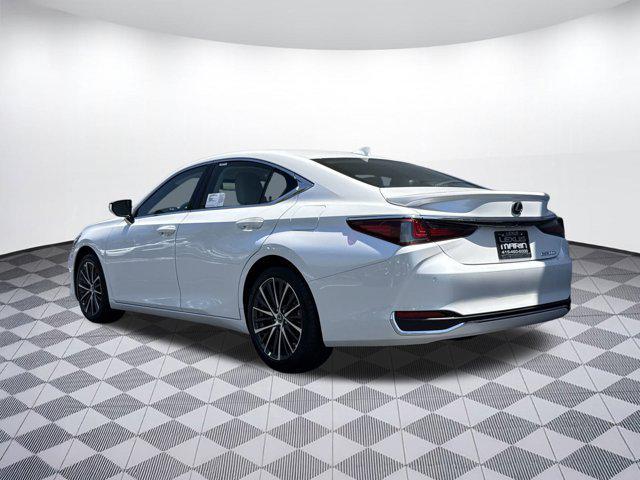 new 2025 Lexus ES 300h car, priced at $47,614