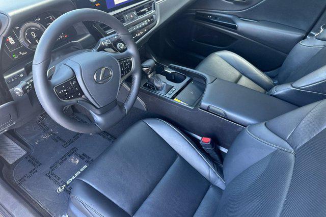 new 2025 Lexus ES 300h car, priced at $47,640