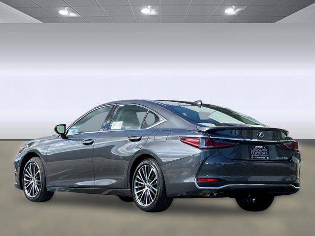 new 2025 Lexus ES 300h car, priced at $47,640