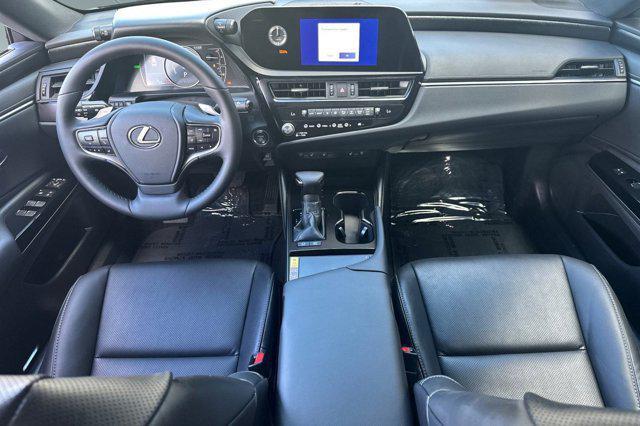 new 2025 Lexus ES 300h car, priced at $47,640