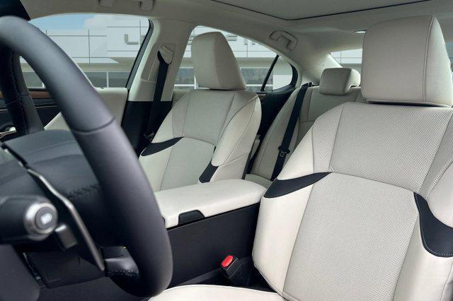 new 2025 Lexus ES 350 car, priced at $48,164